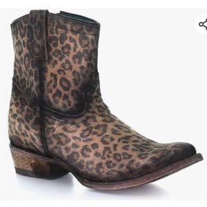 NEW Corral Cheetah boots size 8